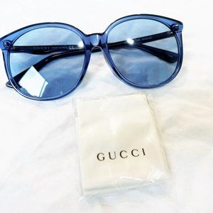 Gucci Authentic Blue Sunglasses with case, bag, cloth, and card